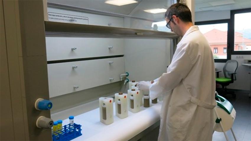 laboratorio medidas ambientales analizar muestras radioactivas garona